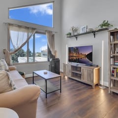 Spacious Point Loma 2BR w/ Ocean Views + Parking