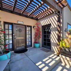 *Private Entrance Room* - Convenient and Cozy!