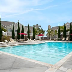 Beach Chic Condo | Walk to Strands Beach | Pool