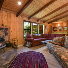 Serene Tahoe Donner Cabin mins to Lake, Ski, Golf