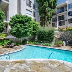 UCLA Adjacent 2BR with Quiet Courtyard View
