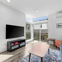 Family Townhome Near Stadiums, Beach, Parks, Lake