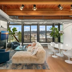 Modern Townhome Private Rooftop Lake Union Views