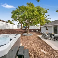 Relaxing 4BR w/ Hot Tub, Yard & Near PB + La Jolla