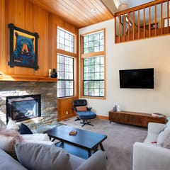 Modern Mountain Retreat Near Northstar – Sleeps 8