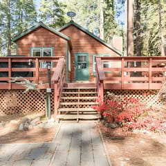 Charming Kings Beach Cabin, Hot Tub, Walk to Lake