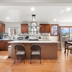 Walk to Lake Tahoe | Sleeps 10 | EV Charger