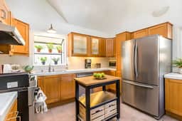 Vaulted 2BR Steps to Surf, Shops & Cafes
