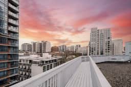 Downtown Condo – Views, Walkable, Fun! Dog Ok