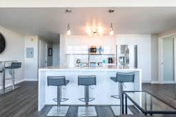 Downtown Condo w/ Views & Walk to Gaslamp