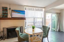 OB Beach Bungalow – Walk to Surf, Sun & Food