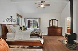 Yaya’s: 4BR Retreat | Lake • Golf • Ski