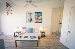 Hamilton Cove 3BR Condo | Golf Cart + Ocean View - Imagen 3
