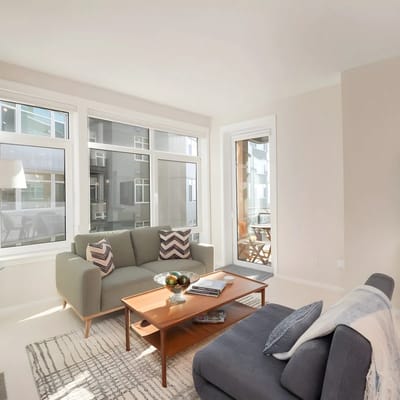 Waterfront Spacious 1BR+Den Walk to Pike Place