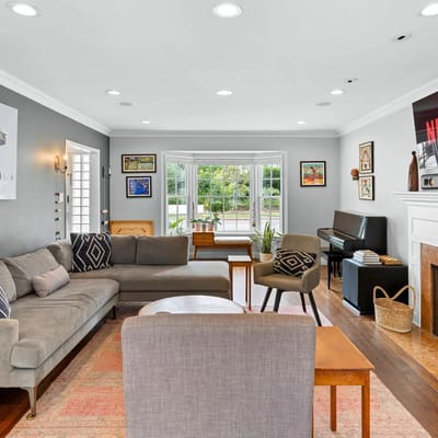Charming Traditional Westwood 3BR Beautiful Garden