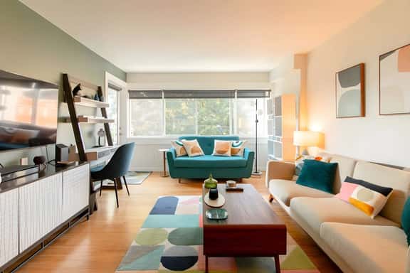 Bright Condo w/ City Views in Prime Location - Image 1