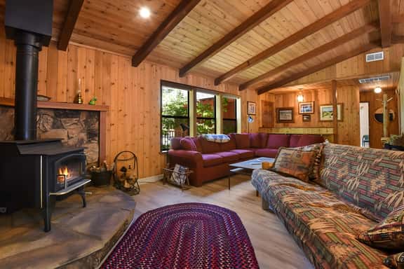 Serene Tahoe Donner Cabin mins to Lake, Ski, Golf - Image 1