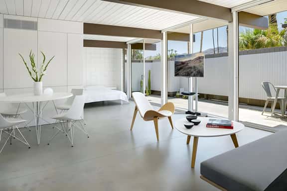 Minimalistic Bungalow Mountain Views at Ocotillo - Image 1