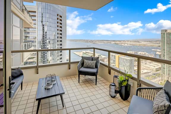 Upscale 2BR Condo with Bay Views, Pool, & Rooftop Deck - Image 1