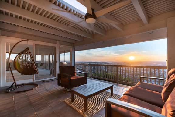 View-Filled 6BR with Saltwater Pool and Space - Image 1