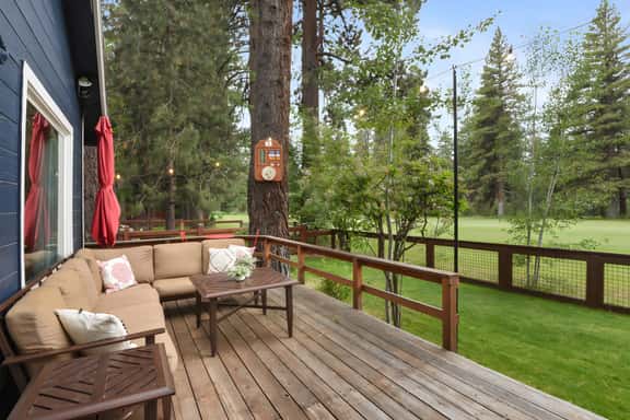 Yaya’s: 4BR Retreat | Lake • Golf • Ski - Image 1