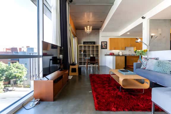 Modern Loft, Clean, Quiet, Parking, WiFi, Cable - Image 1