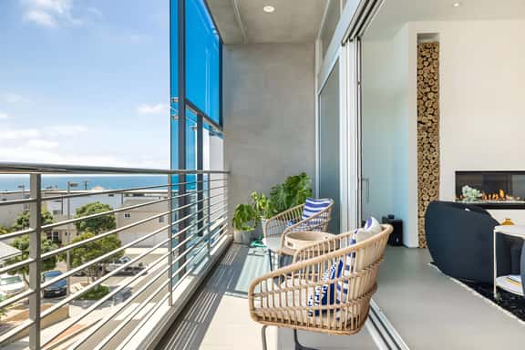 Luxury Townhome Steps from the Sand - Image 1