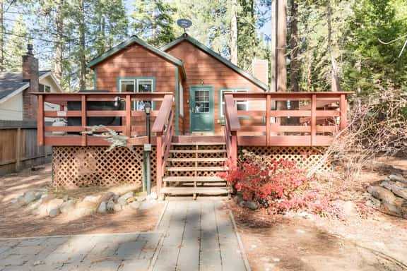 Charming Kings Beach Cabin, Hot Tub, Walk to Lake - Image 1