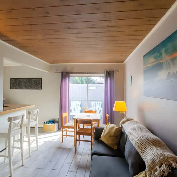 1-Block to Beach! Cozy Ocean Beach Cottage Getaway - Image 1