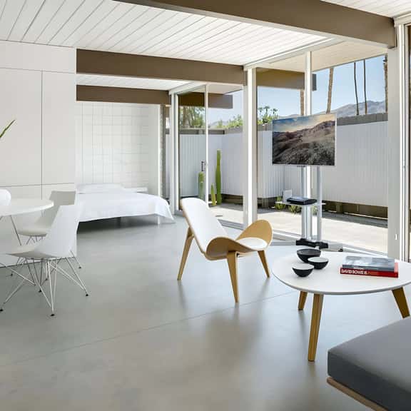 Minimalistic Bungalow Mountain Views at Ocotillo - Image 1