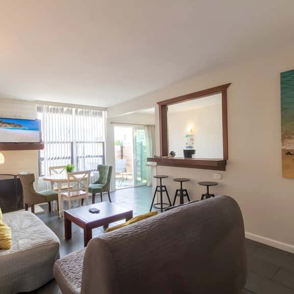 OB Beach Bungalow – Walk to Surf, Sun & Food - Image 1