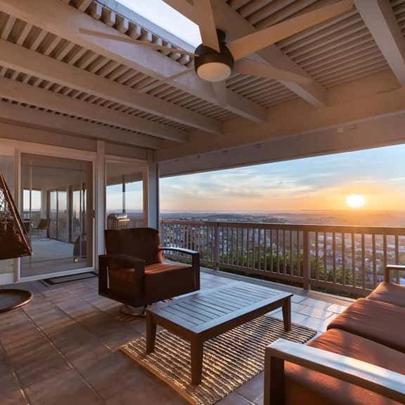 View-Filled 6BR with Saltwater Pool and Space - Image 1