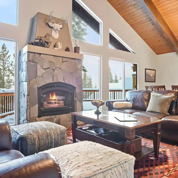 Lakeview Cabin 3Min Homewood Fireplace & Laundry - Image 1