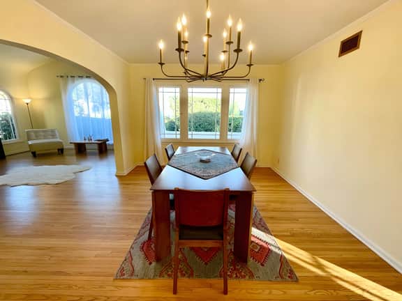 Cozy LA Home Near The Grove and Beverly Hills