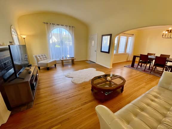 Cozy LA Home Near The Grove and Beverly Hills