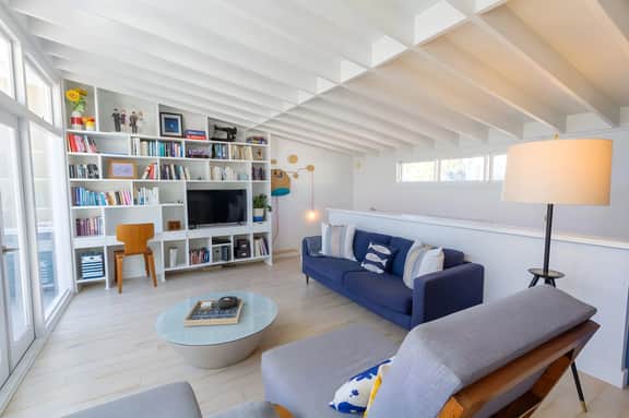 Charming Beach House Walk to Harbor & Dining