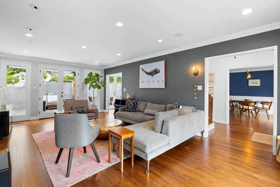 Charming Traditional Westwood 3BR Beautiful Garden