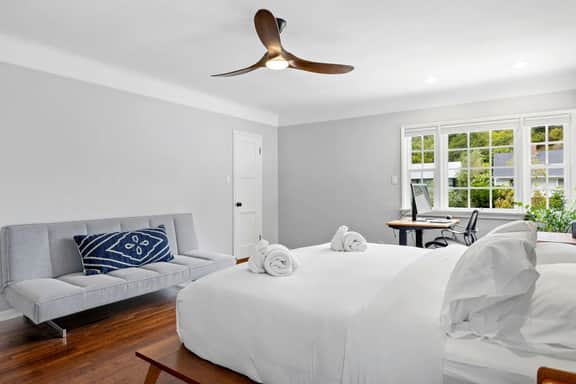 Charming Traditional Westwood 3BR Beautiful Garden