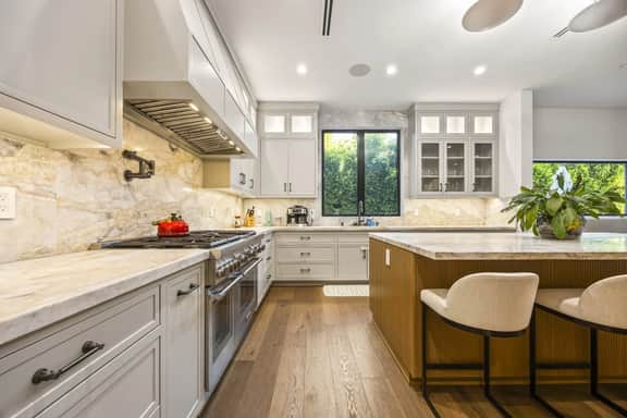 Luxurious Encino Villa | Pool, Spa, Cinema & More - Image 3