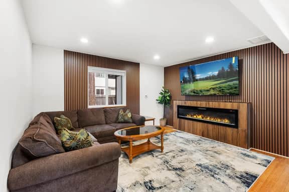 Walk to Lake Tahoe | Sleeps 10 | EV Charger