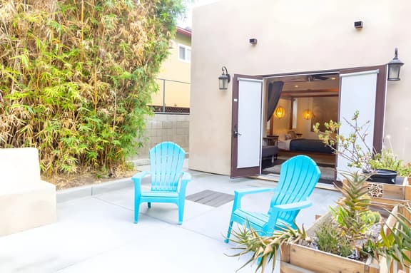 *Deluxe Master Studio* Private Entrance & Patio