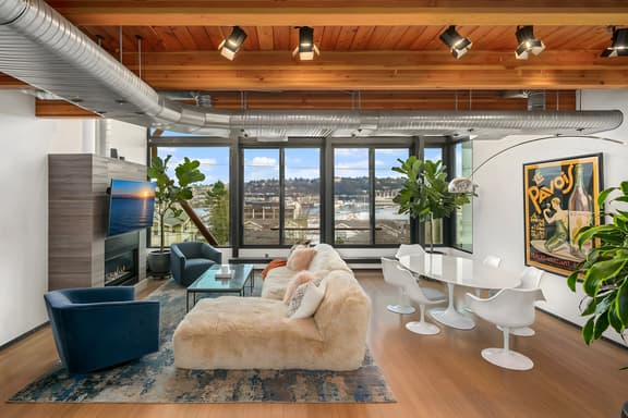 Modern Townhome Private Rooftop Lake Union Views