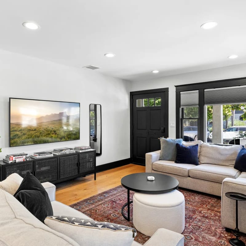 Mid-City LA Stay w/ Parking and Outdoor Space