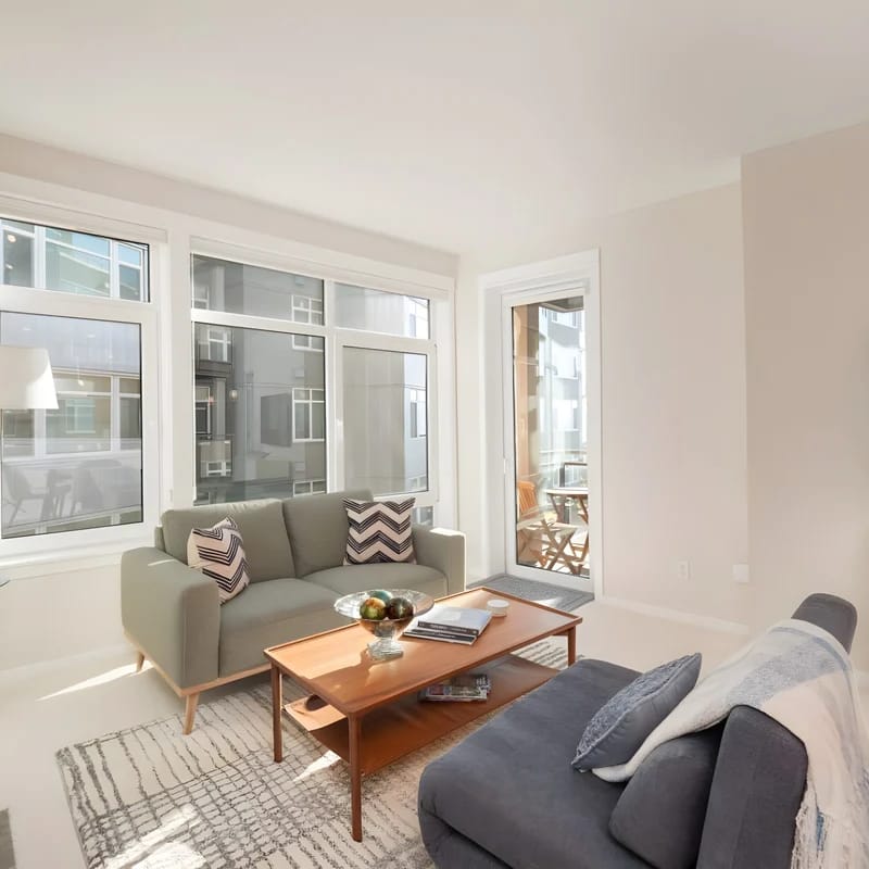 Waterfront Spacious 1BR+Den Walk to Pike Place